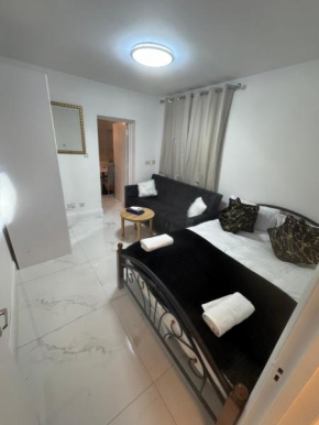 Flat near portobello market london